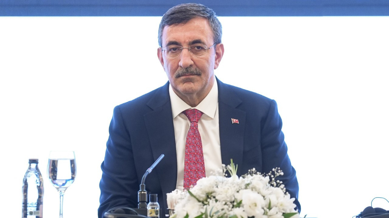 Cumhurbaskanligina cevdet yilmaz vekalet edecek 7DFLQfd8